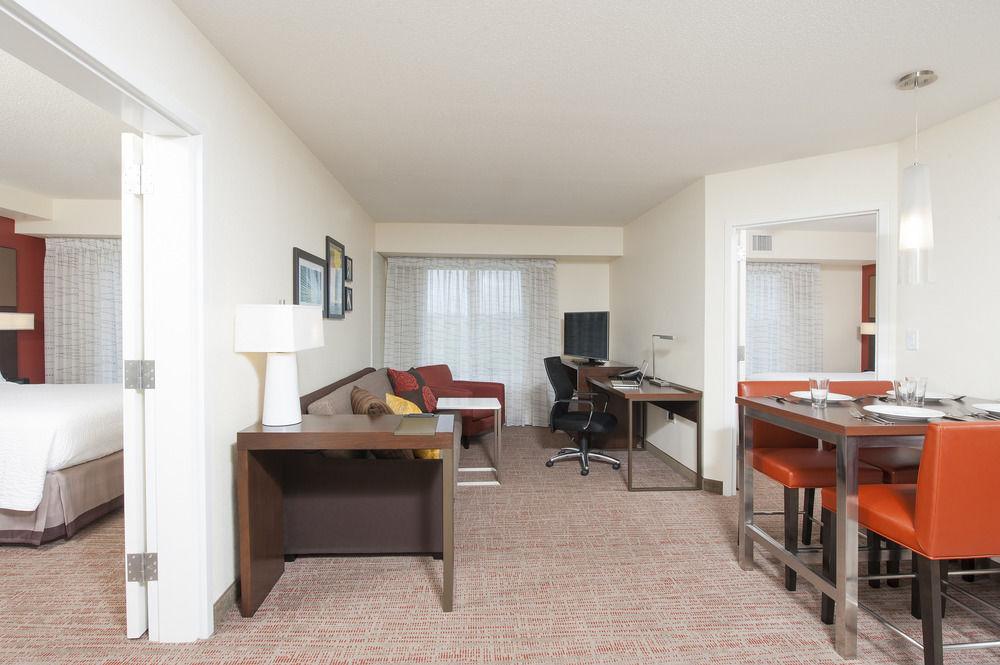 Residence Inn By Marriott Bloomington Exterior foto