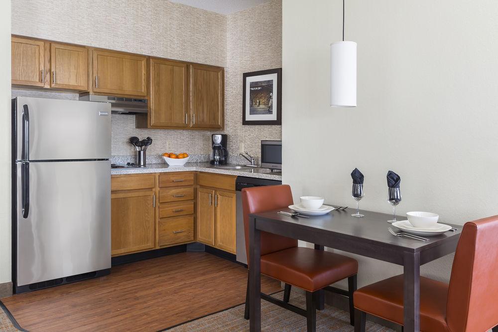Residence Inn By Marriott Bloomington Exterior foto